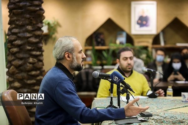 نشست خبری مسئول مرکز فیلم و سریال سازمان هنری رسانه‌ای اوج