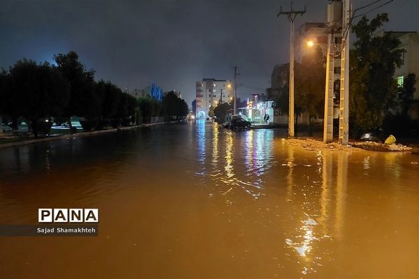 بارش‌های زمستانی و آغاز آبگرفتگی معابر در اهواز