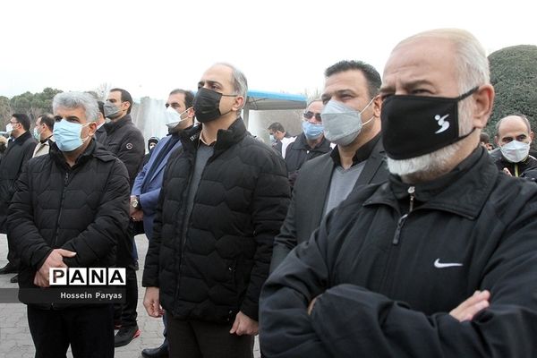 پیاده‌روی خانوادگی از میدان ولی‌عصر تا پاک لاله