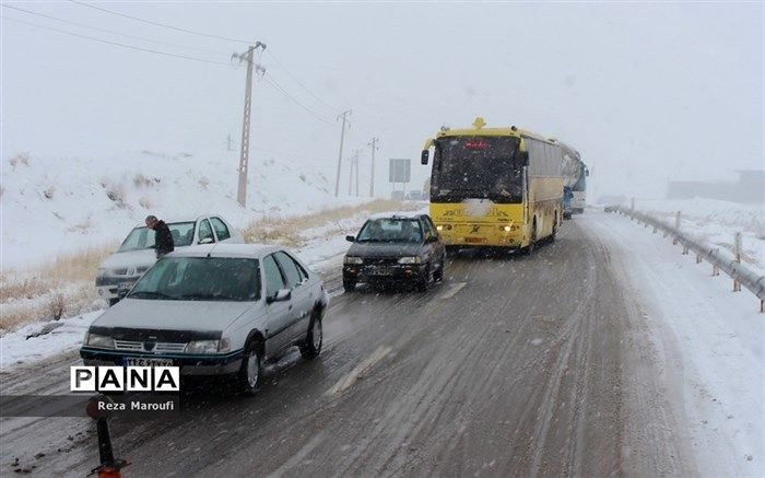 بارش برف و باران در جاده‌های 6 استان