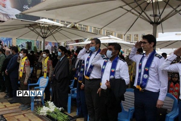 حضور تشکلات دانش‌آموزی در گلزار شهدا کرمان