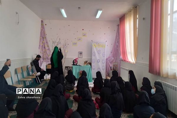 مراسم پیش اجلاسیه نماز در آموزشگاه هانیه سماعی جوادآباد
