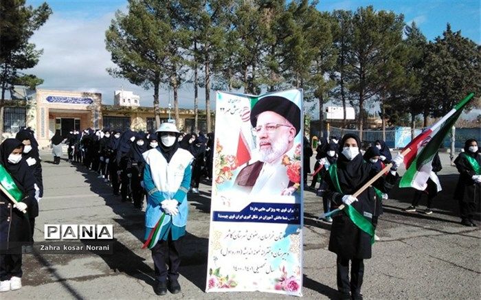 برگزاری سرود همگانی جشنواره پرسش مهر در آموزشگاه نمونه اندیشه کاشمر