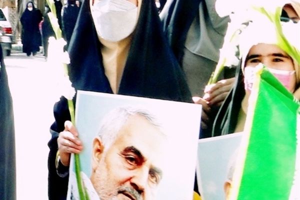 تشییع پیکر شهدای تازه تفحص شده دوران هشت سال دفاع مقدس در چرمهین استان اصفهان