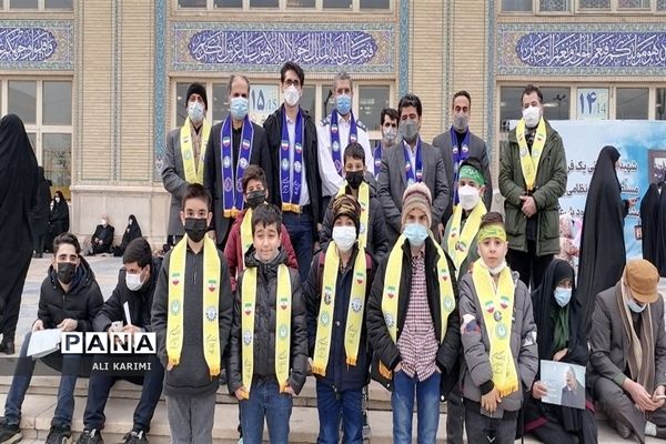 حضور دانش‌آموزان پیشتاز شهرستان‌های تهران به‌مناسبت بزرگداشت سردار سلیمانی در مصلی تهران