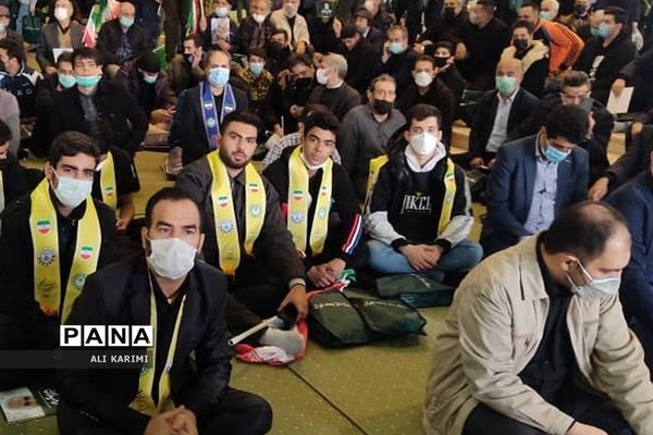 حضور دانش‌آموزان پیشتاز شهرستان‌های تهران به‌مناسبت بزرگداشت سردار سلیمانی در مصلی تهران
