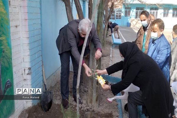 مراسم روز درختکاری و جشن نیکوکاری در مدارس ملارد