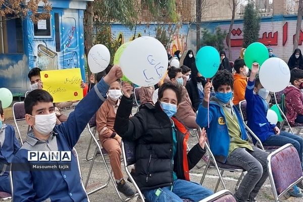 مراسم روز درختکاری در شهرستان قرچک مدرسه علم‌ و‌ ادب با شعار هر دانش‌آموز یک نهال