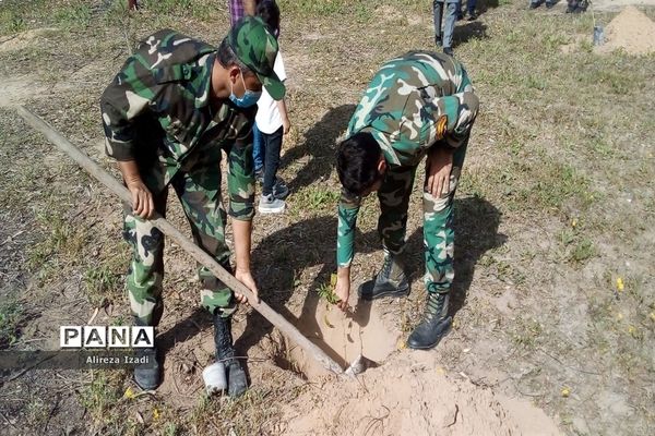 مراسم روز درختکاری در اردوگاه تربیتی امام خمینی (ره)  استان بوشهر چاهکوتا برگزار شد