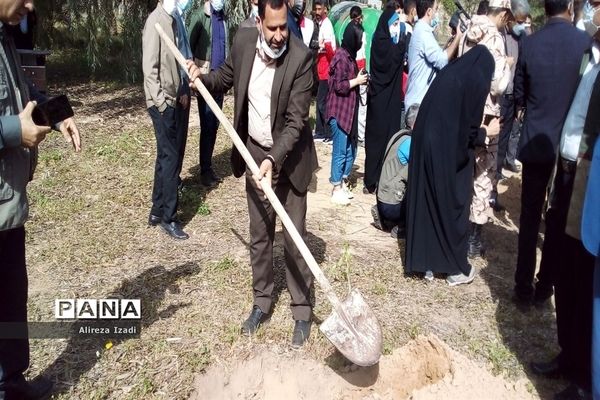 مراسم روز درختکاری در اردوگاه تربیتی امام خمینی (ره)  استان بوشهر چاهکوتا برگزار شد