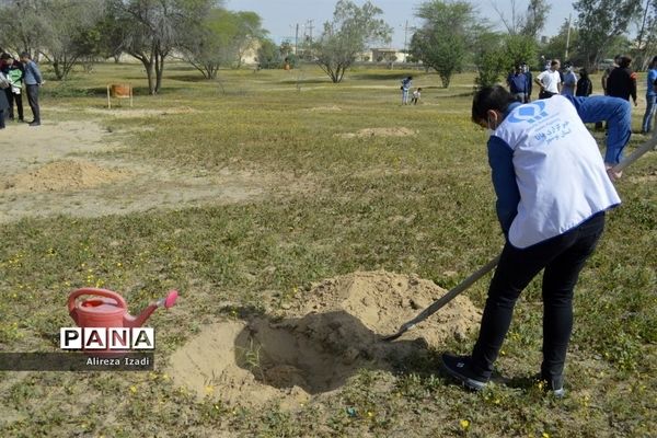 مراسم روز درختکاری در اردوگاه تربیتی امام خمینی (ره)  استان بوشهر چاهکوتا برگزار شد