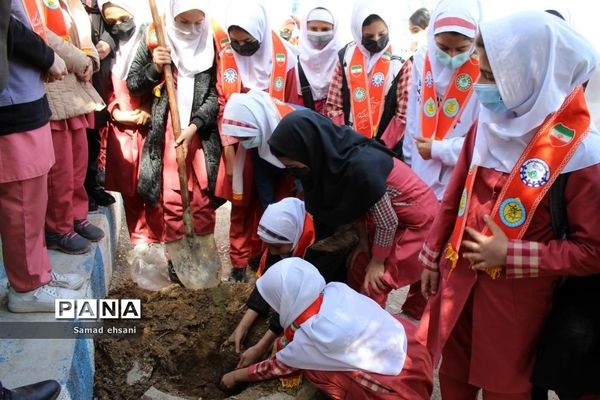 آیین جشن تولد زمین، مدرسه فرهنگیان شهر یاسوج