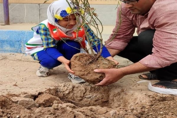 آیین روز درختکاری در مدارس عشایری استان خوزستان