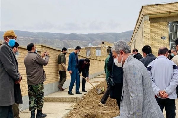 کاشت نهال در مراتع جوزک مانه و سملقان