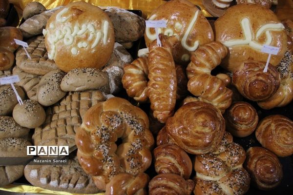 نمایشگاه شیرینی، کیک، شکلات و دسرهای خانگی در اسلامشهر