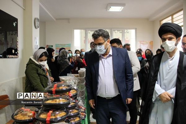 نمایشگاه شیرینی، کیک، شکلات و دسرهای خانگی در اسلامشهر