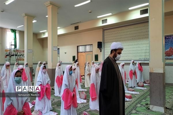 جشن تکلیف دانش‌آموزان دختر دبستان کودک مسلمان قرچک