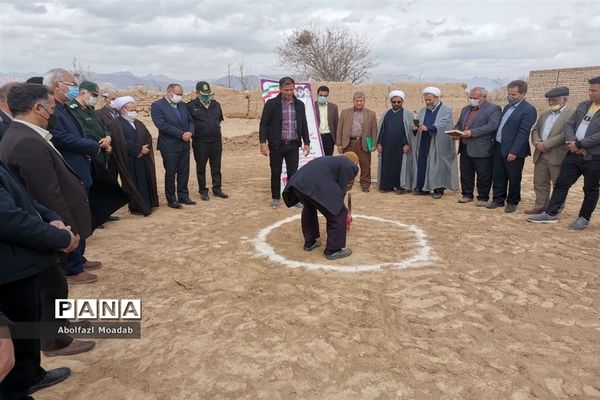 کلنگ‌زنی پروژه مدرسه شش کلاسه در روستای دهنو، خلیل آباد