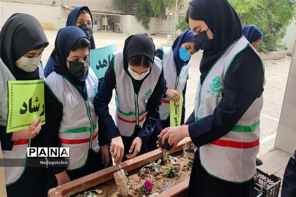 آیین درختکاری در دبیرستان شاهد ارشاد ناحیه ۳  اهواز