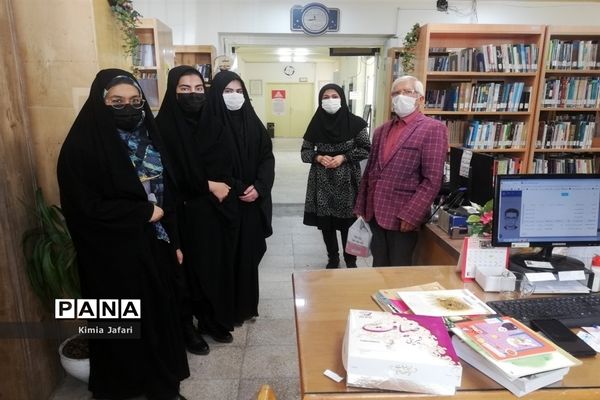 گردشگری اعضای هیات رئیسه دختران مجلس دانش‌آموزی کاشمر  در باغ دانایی