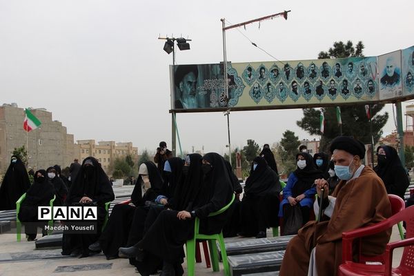 مراسم بزرگ شهدا با عنوان "با این ستاره‌ها" در اسلامشهر