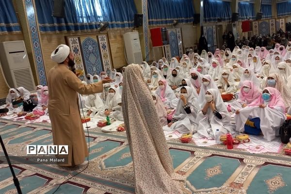 جشن تکلیف دختران مدرسه حجت در مصلی نمازجمعه صفادشت