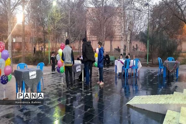 برگزاری غرفه‌های فرهنگی اجتماعی مهر ولایت در محله کیانشهر منطقه ۱۵