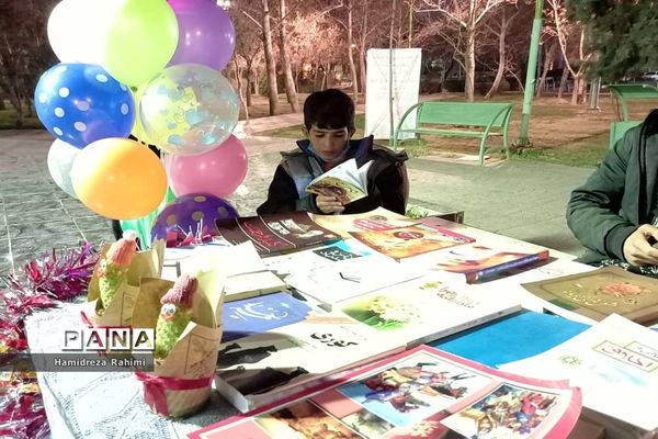 برگزاری غرفه‌های فرهنگی اجتماعی مهر ولایت در محله کیانشهر منطقه ۱۵