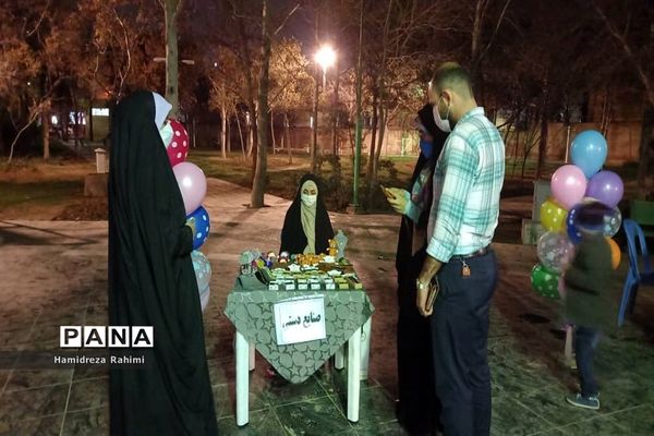 برگزاری غرفه‌های فرهنگی اجتماعی مهر ولایت در محله کیانشهر منطقه ۱۵