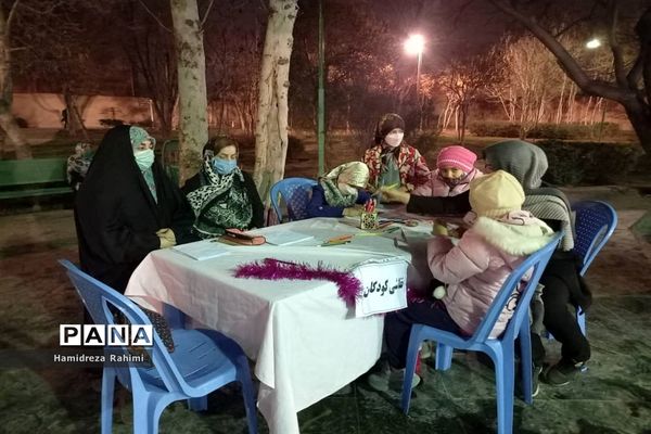 برگزاری غرفه‌های فرهنگی اجتماعی مهر ولایت در محله کیانشهر منطقه ۱۵