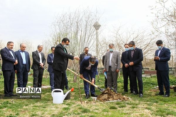 آیین درختکاری و رونمایی از پویش حفاظت از یوزپلنگ ایرانی