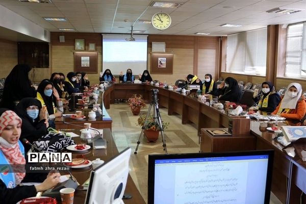 کارگاه آموزشی مجلس و شورای دانش‌آموزی ناحیه دو قزوین