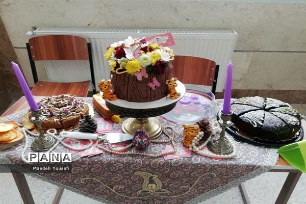 اختتامیه نخستین نمایشگاه کیک، شیرینی، شکلات و دسرهای خانگی در اسلامشهر