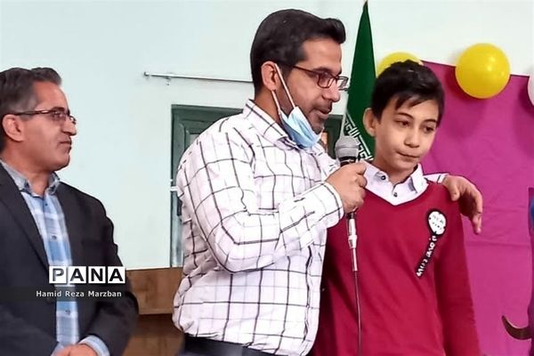 مراسم تجلیل از برترین‌های دانش‌آموزی آموزشگاه شاهد شهید کاظمی اسلامشهر