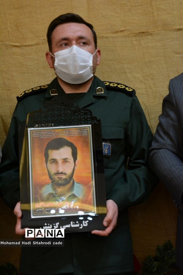 جشن تقدیر از دانش‌آموزان ممتاز شاهد و ایثارگر ناحیه یک مشهد