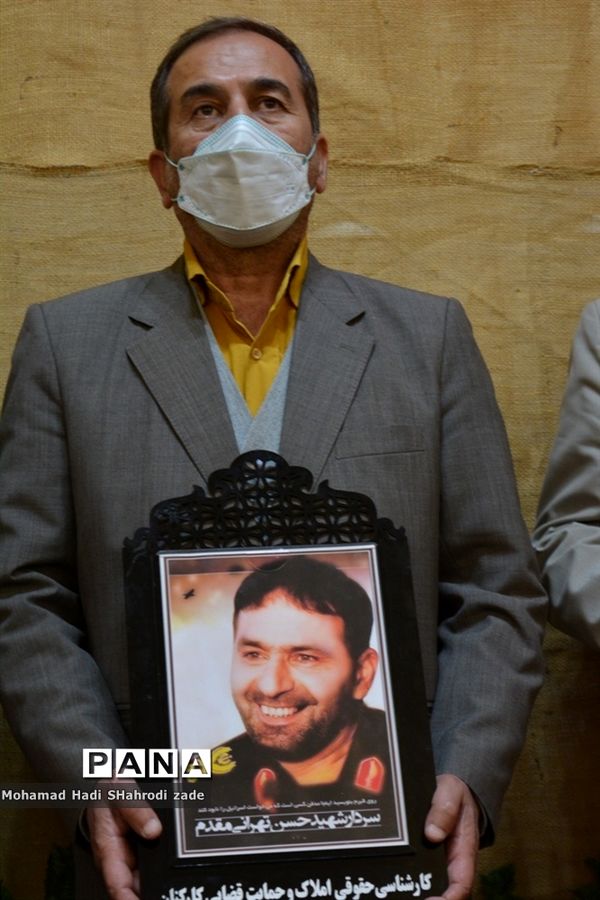 جشن تقدیر از دانش‌آموزان ممتاز شاهد و ایثارگر ناحیه یک مشهد