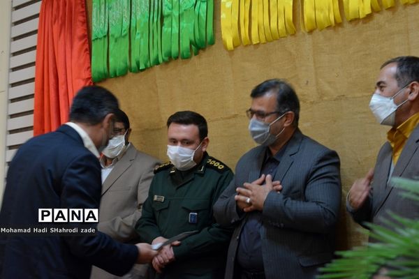 جشن تقدیر از دانش‌آموزان ممتاز شاهد و ایثارگر ناحیه یک مشهد