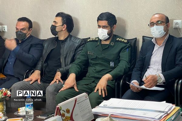 تقدیر از جوانان برتر در اداره ورزش و جوانان رودهن