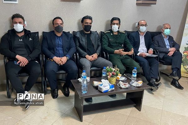 تقدیر از جوانان برتر در اداره ورزش و جوانان رودهن