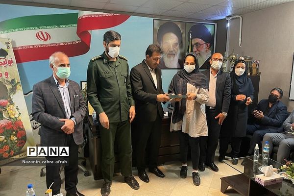 تقدیر از جوانان برتر در اداره ورزش و جوانان رودهن
