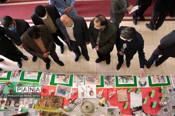 افتتاح نمایشگاه دفاع مقدس در سالن یاس مدیریت آموزش و پرورش آباده
