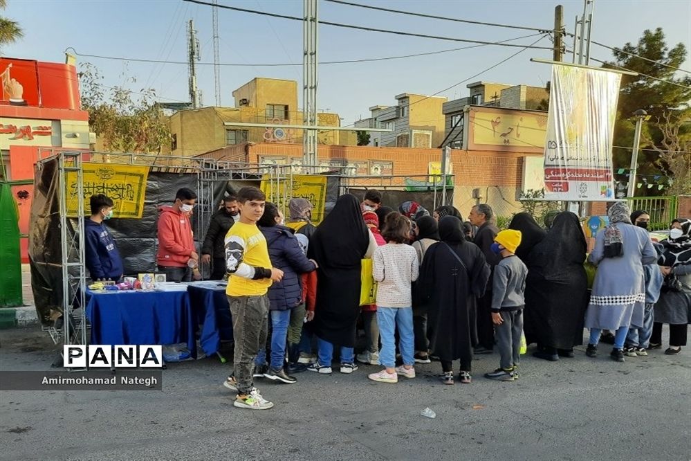 برپایی غرفه دانش‌آموزی به مناسبت نیمه شعبان