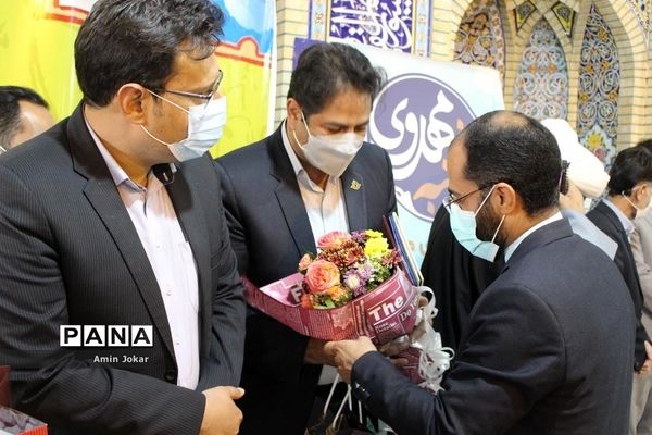 مراسم تکریم و معارفه روسای جدید و قدیم سازمان دانش‌آموزی فارس