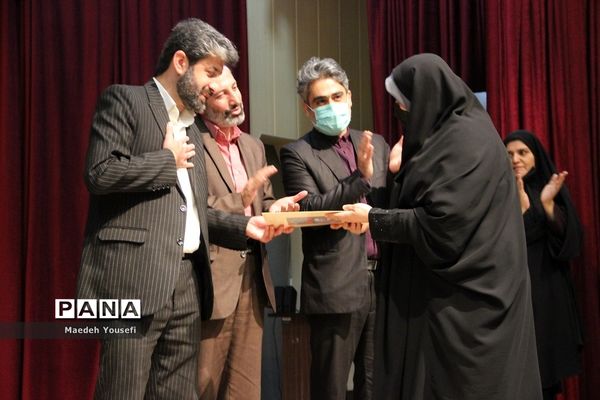 مراسم اختتامیه نمایشگاه‌های مدرسه انقلاب دراسلامشهر