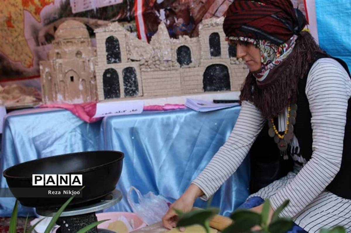 جشنواره استان‌شناسی در ناحیه یک بهارستان برپا شد