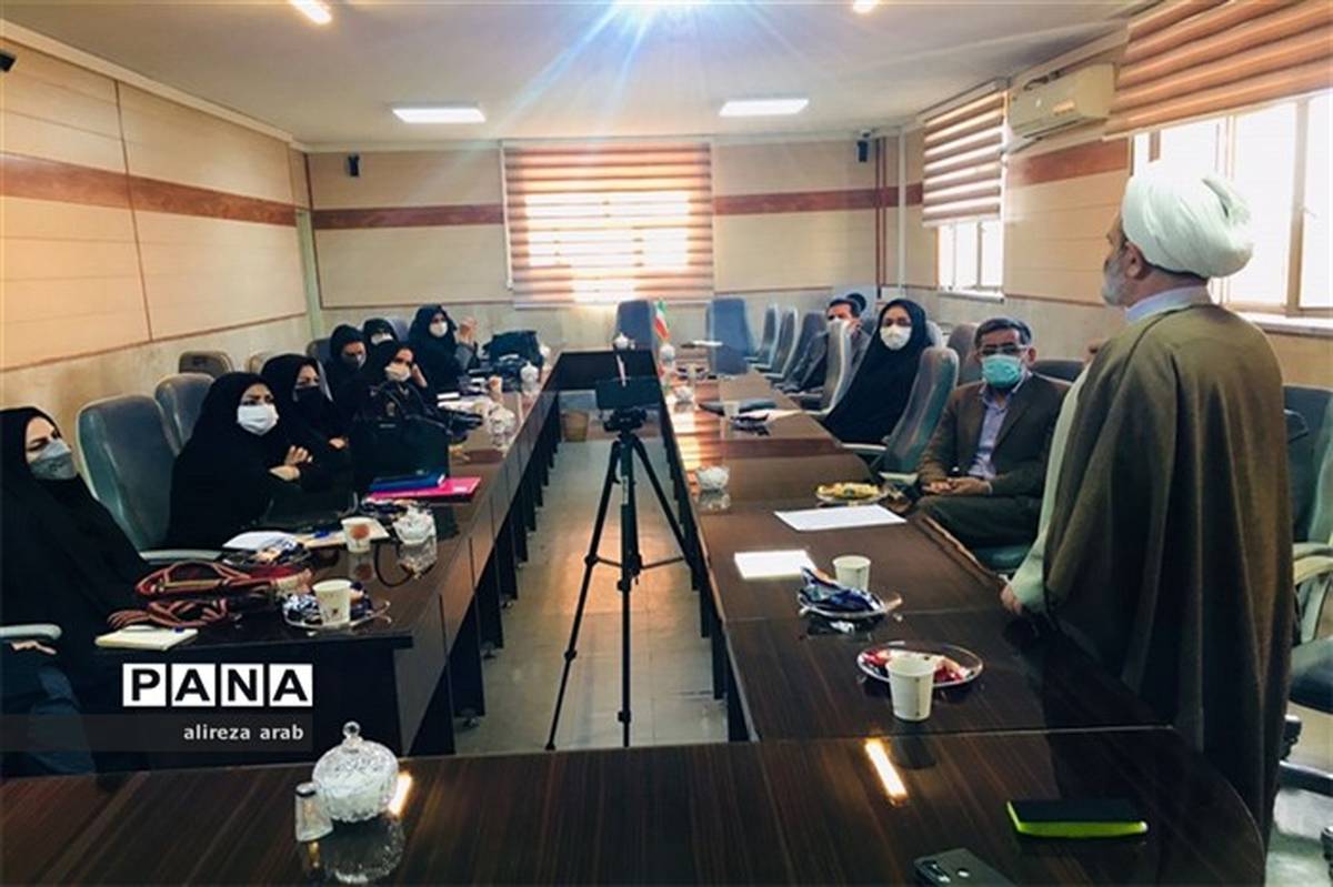همایش جهاد تبیین و بیانیه گام دوم انقلاب اسلامی در ورامین
