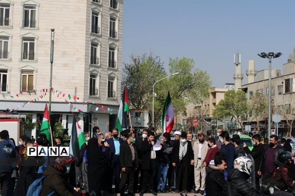 تجمع دانش‌آموزان آموزش و پرورش منطقه ۱۱ شهر تهران در اعلام انزجار به جنایات و اقدامات وحشیانه رژیم منحوس آل سعود