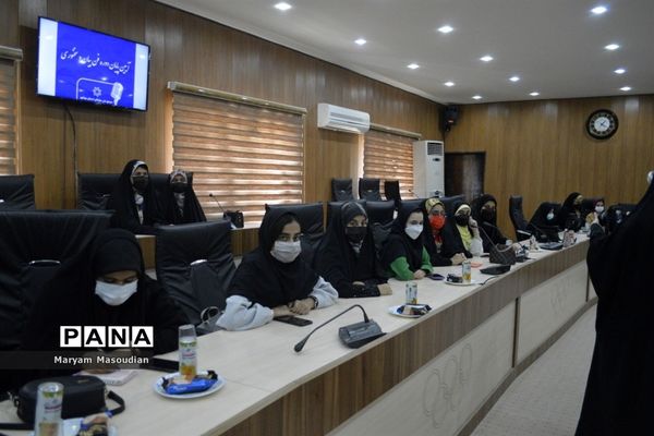 آیین پایان دوره فن‌بیان و سخنوری مجمع ملی جوانان استان بوشهر
