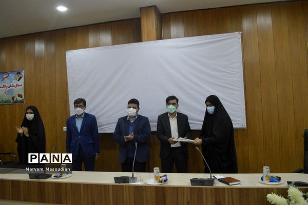 آیین پایان دوره فن‌بیان و سخنوری مجمع ملی جوانان استان بوشهر