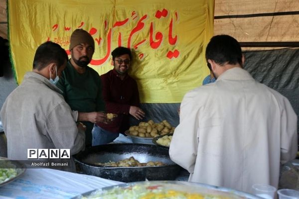 جلوه‌های شادی و سرور در مسیر پیاده روی جمکران -1